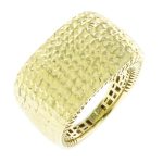 Χρυσό φαρδύ δαχτυλίδι Κ14 με ανάγλυφη διαμανταρισμένη επιφάνεια