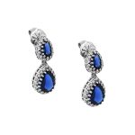 Κρεμαστά - καρφωτά λευκόχρυσα 14Κ σκουλαρίκια, με μπλε ροζέτα σε σχήμα διπλό δάκρυ